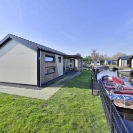 The Buiten of nr. 069 - type Koekoek in Vakantiepark Giethoorn