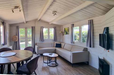 The Woonkamer of nr. 294 - type Buitenverblijf Wellness 4 in Resort Arcen
