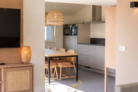 The Woonkamer of nr. 402 - type Watervilla Luxe 8 in Landal Zeebad