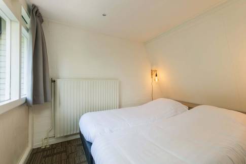The Slaapkamer 1 of nr. 002 Anijs - type Comfort Classic 4 in Landal Bungalowpark Hoenderloo