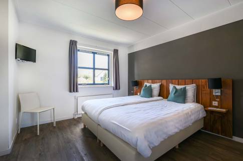 The Slaapkamer 1 of nr. 262 - type 8L1 in Landal Beach Resort Ooghduyne