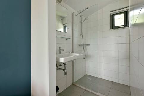 The Badkamer 1 of nr. 171 - type 6C2 in Landal De Reeuwijkse Plassen
