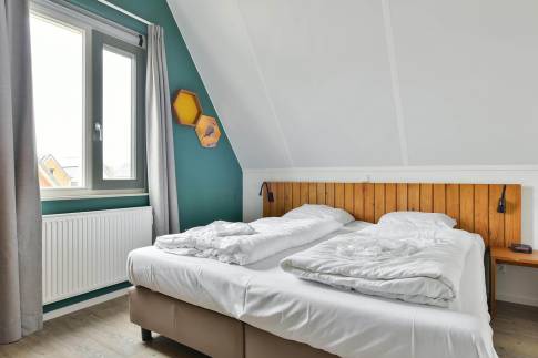 The Slaapkamer 1 of nr. 275 - type 4L in Landal De Reeuwijkse Plassen