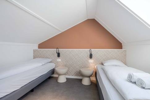 The Slaapkamer 3 of Type Watervilla Luxe 8 - nr. 402 in Landal Zeebad