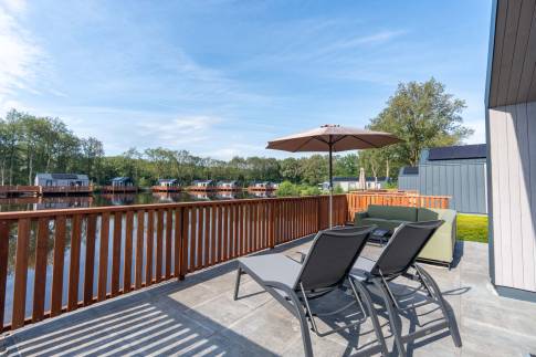 The Buiten of Type Jonkheer - 6L2 Waterlocatie in Landal Landgoed Bourtange