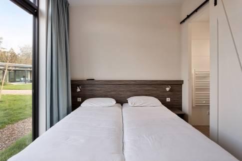 The Slaapkamer 1 of nr. 037 - Lodge 4B in Landal Park Wijdenes