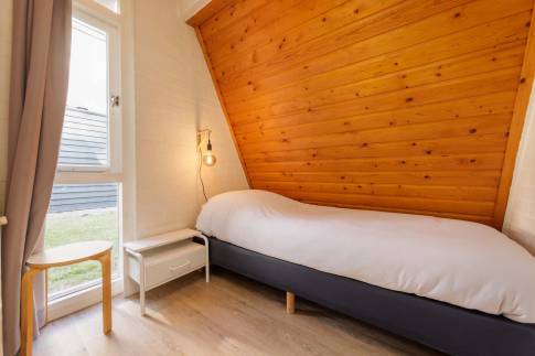 The Slaapkamer 2 of nr. 002 Anijs - type Comfort Classic 4 in Landal Bungalowpark Hoenderloo