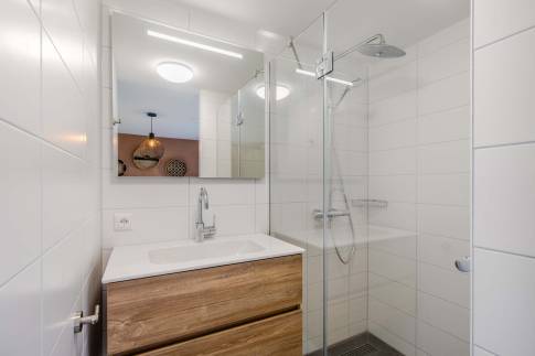 The Badkamer 3 of nr. 402 - type Watervilla Luxe 8 in Landal Zeebad