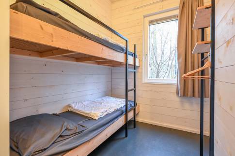 The Slaapkamer 3 of nr. 022 - type Lodge 6 in Vakantiepark Schaijk