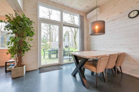 The Eetkamer of nr. 022 - type Lodge 6 in Vakantiepark Schaijk