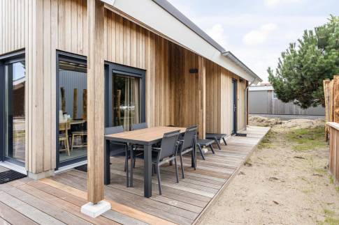 The Terras of Type Strandlodge 4 in Vakantiepark Boomhiemke