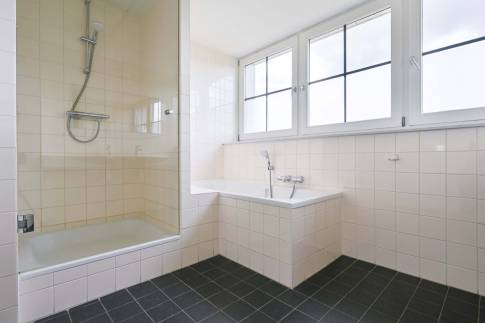 The Badkamer of nr. 233 - type VO5A Comfort in Marinapark Volendam