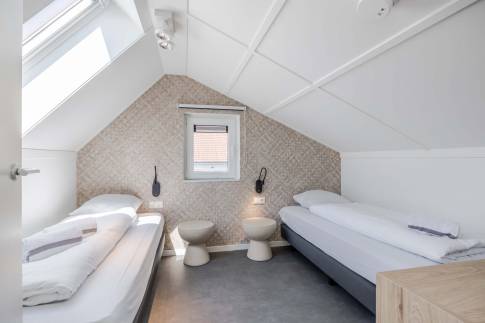 The Slaapkamer 4 of nr. 402 - type Watervilla Luxe 8 in Landal Zeebad