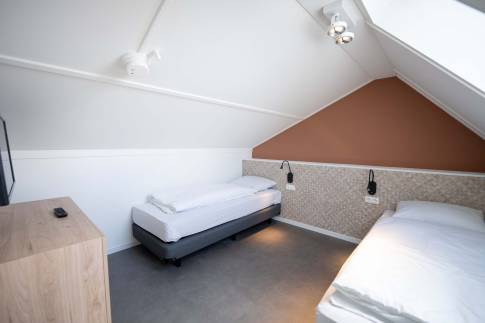 The Slaapkamer 3 of Type Watervilla Luxe 8 - nr. 402 in Landal Zeebad