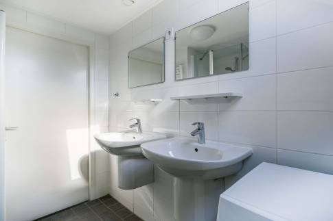 The Badkamer 2 of nr. 262 - type 8L1 in Landal Beach Resort Ooghduyne