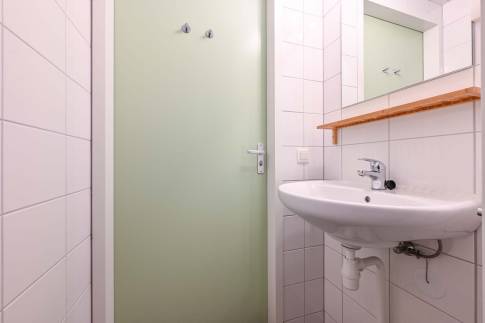 The Badkamer 2 of nr. 022 - type Lodge 6 in Vakantiepark Schaijk
