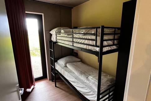 The Slaapkamer 2 of nr. 139 - type Hillside Family 6 in Landal Gulpen
