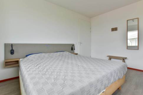The Slaapkamer 2 of nr. 529 - type 6D3 in Landal Esonstad