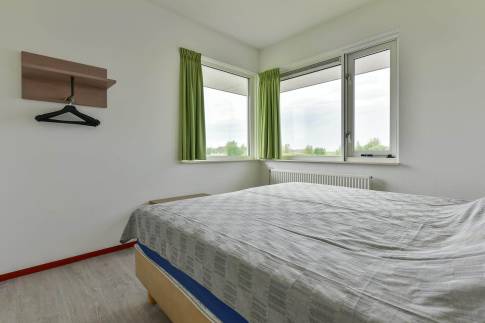 The Slaapkamer 1 of nr. 529 - type 6D3 in Landal Esonstad