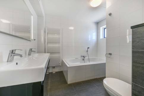 The Badkamer 1 of nr. 262 - type 8L1 in Landal Beach Resort Ooghduyne